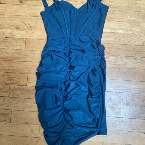Hours size small dress. Nylon/spandex - Picture 3 of 4